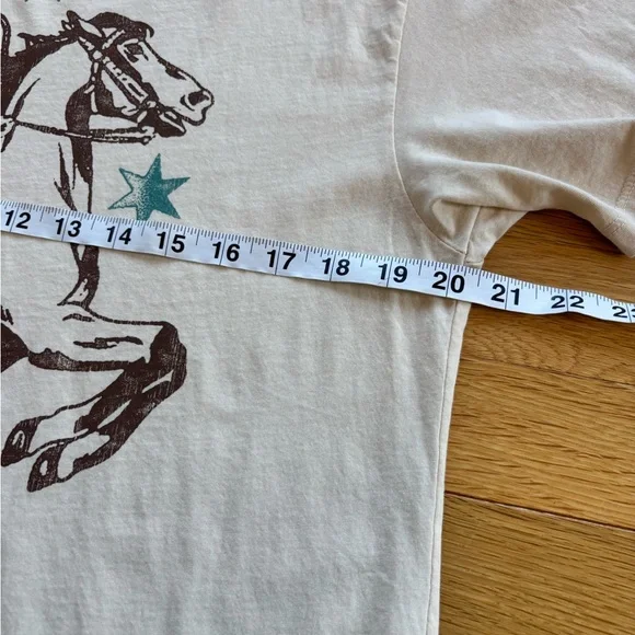 LETLUV Western Rodeo Horse Stars Graphic Boyfriend Tee Women's L Cotton USA - Picture 4 of 9